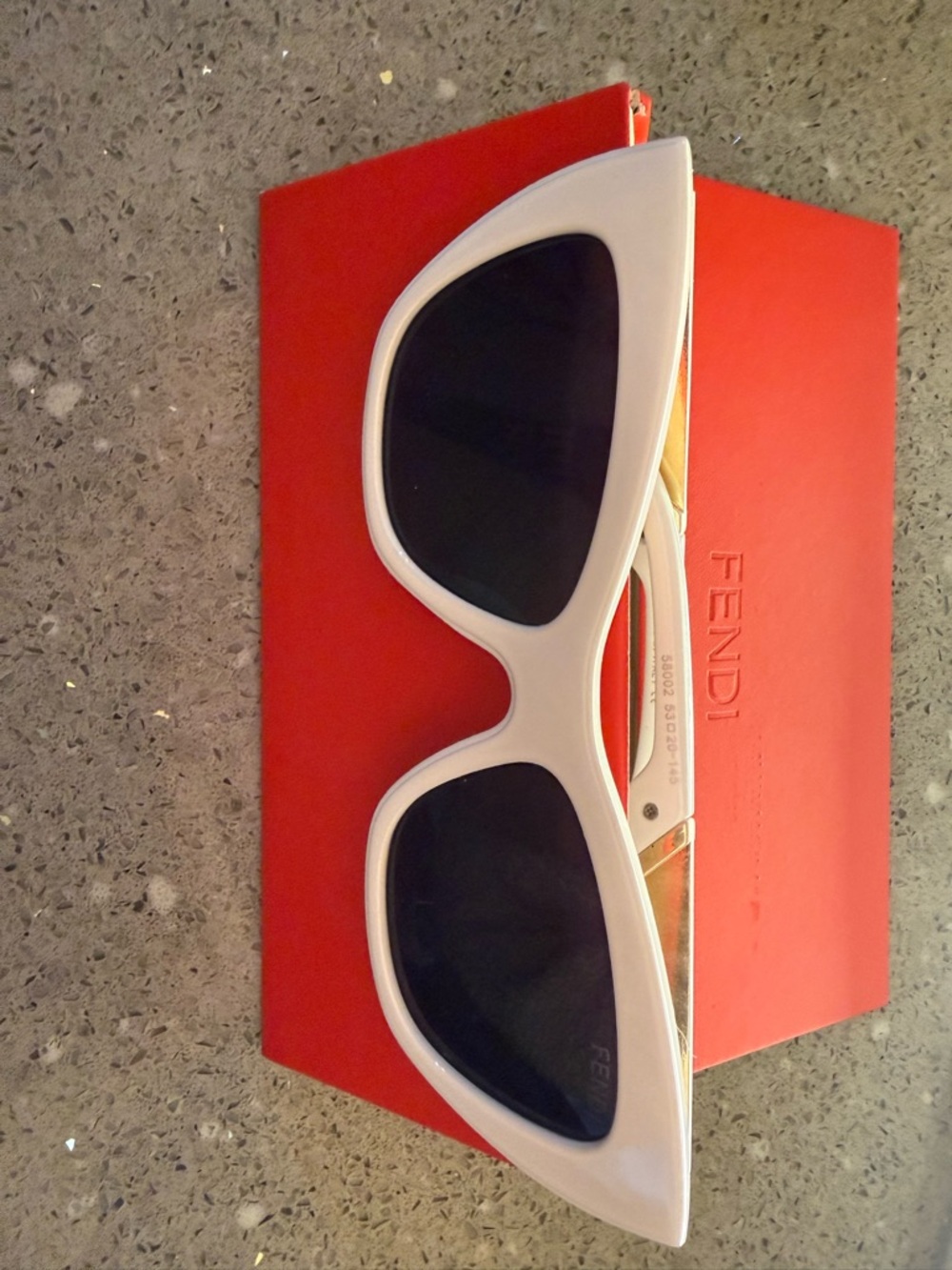 Fendi White Cat-Eye Sunglasses with Black Lenses - Picture 4 of 6